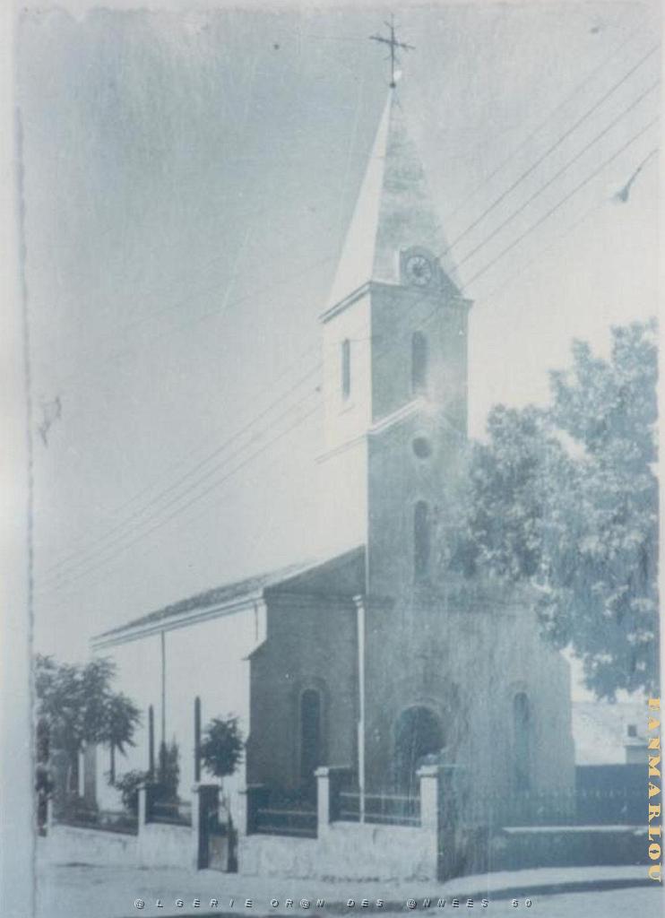 FRENDA ET SON EGLISE.JPG